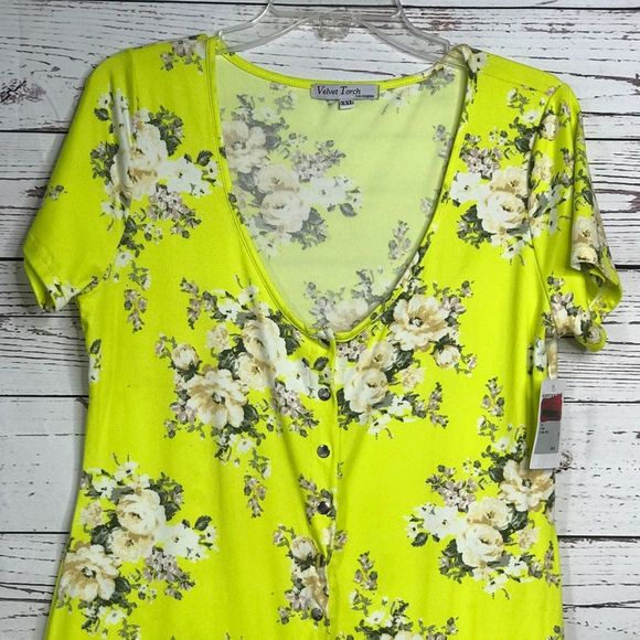 NWT Yellow Floral Snap Button Midi Dress - Picture 2 of 7